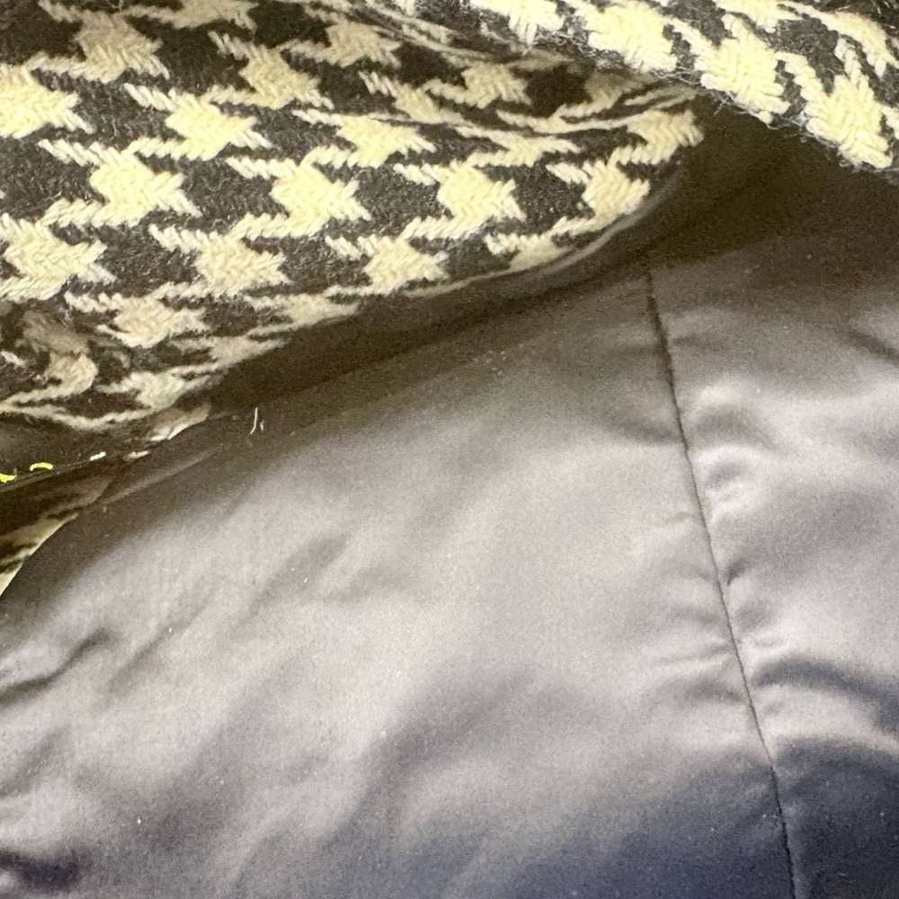 Beautiful Vintage Houndstooth Coat. - Picture 9 of 9